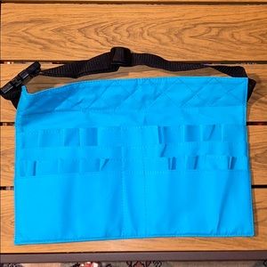 Make up brush waist belt